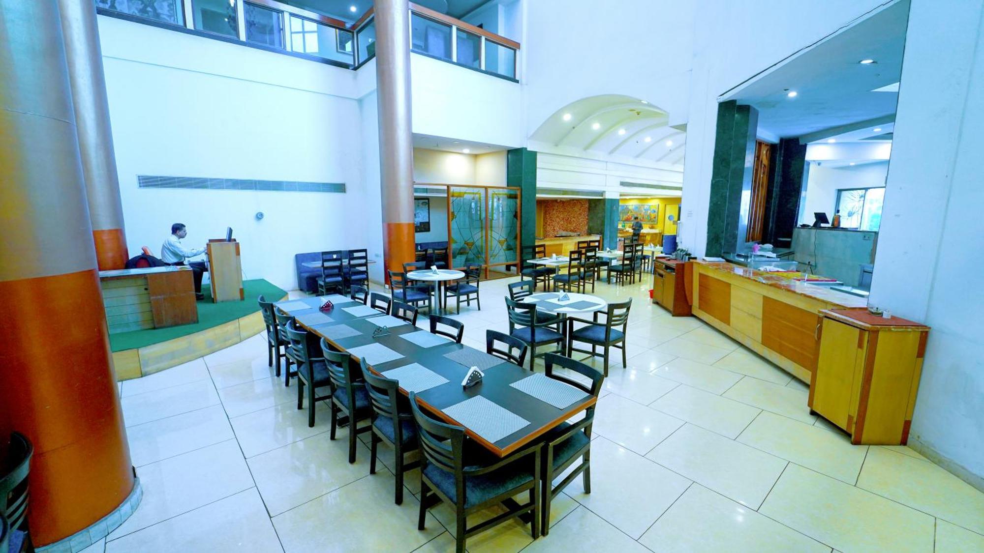 Hotel The Plaza Hyderabad Exterior foto