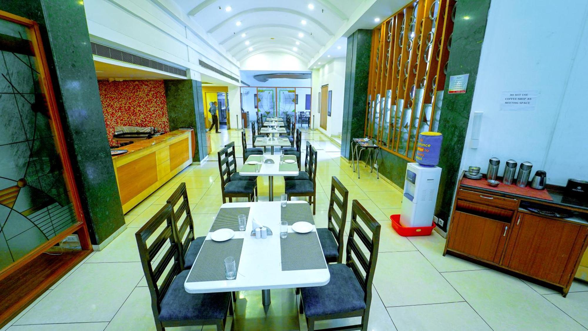 Hotel The Plaza Hyderabad Exterior foto