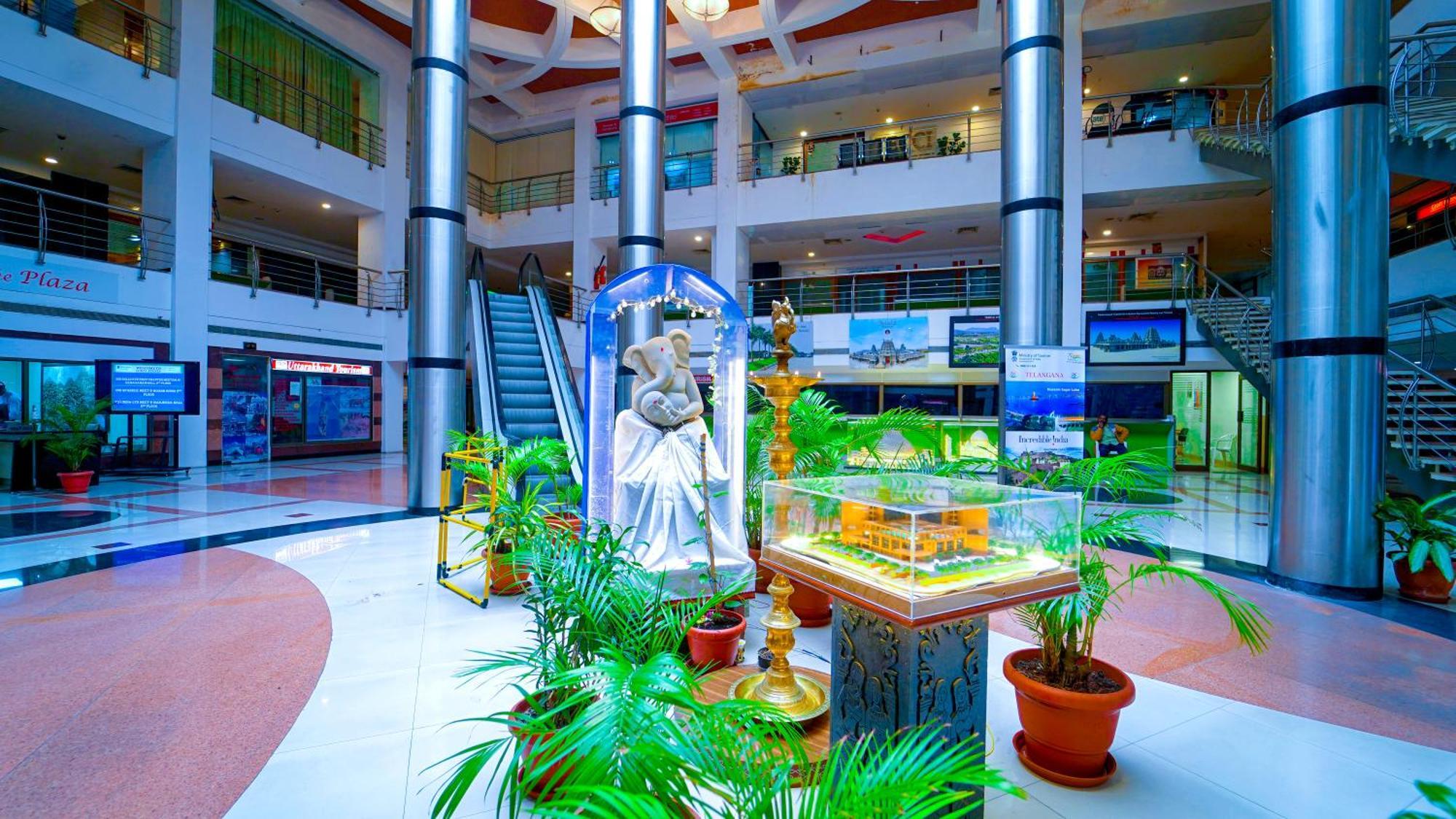 Hotel The Plaza Hyderabad Exterior foto